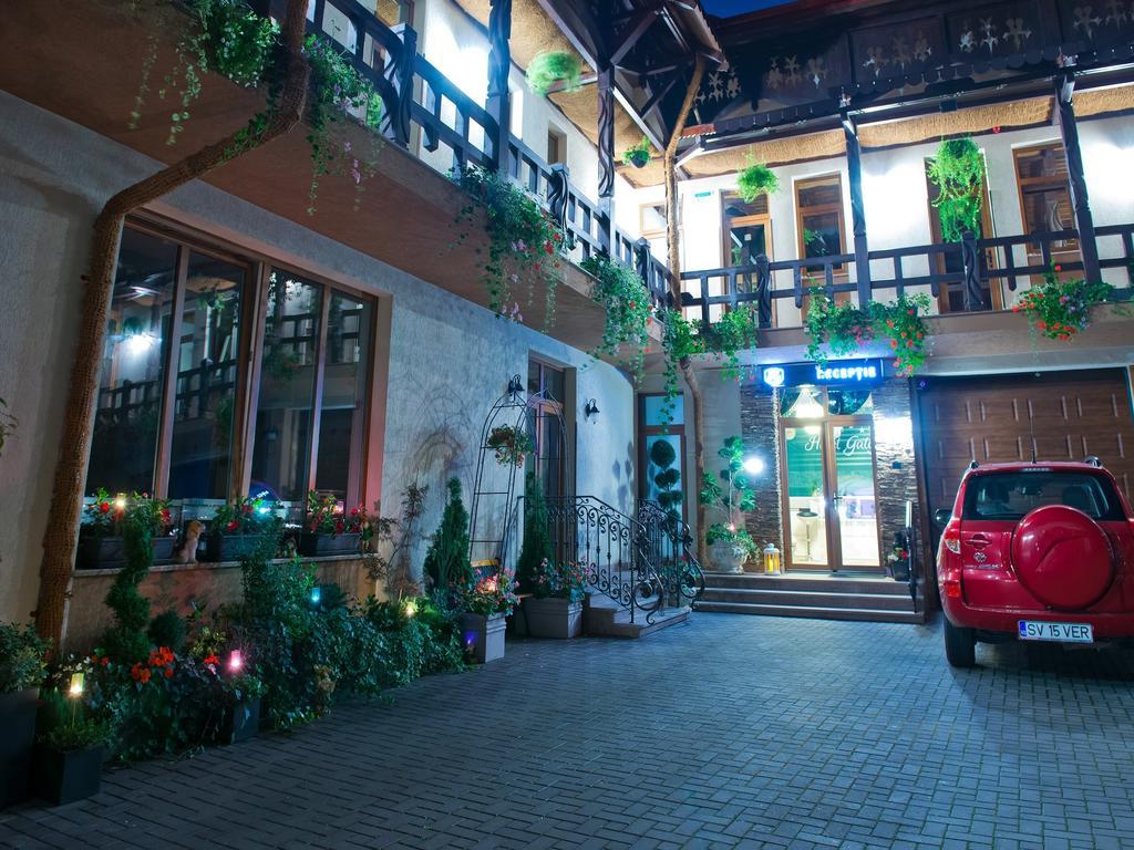 Hotel Galany Rădăuţi Екстериор снимка