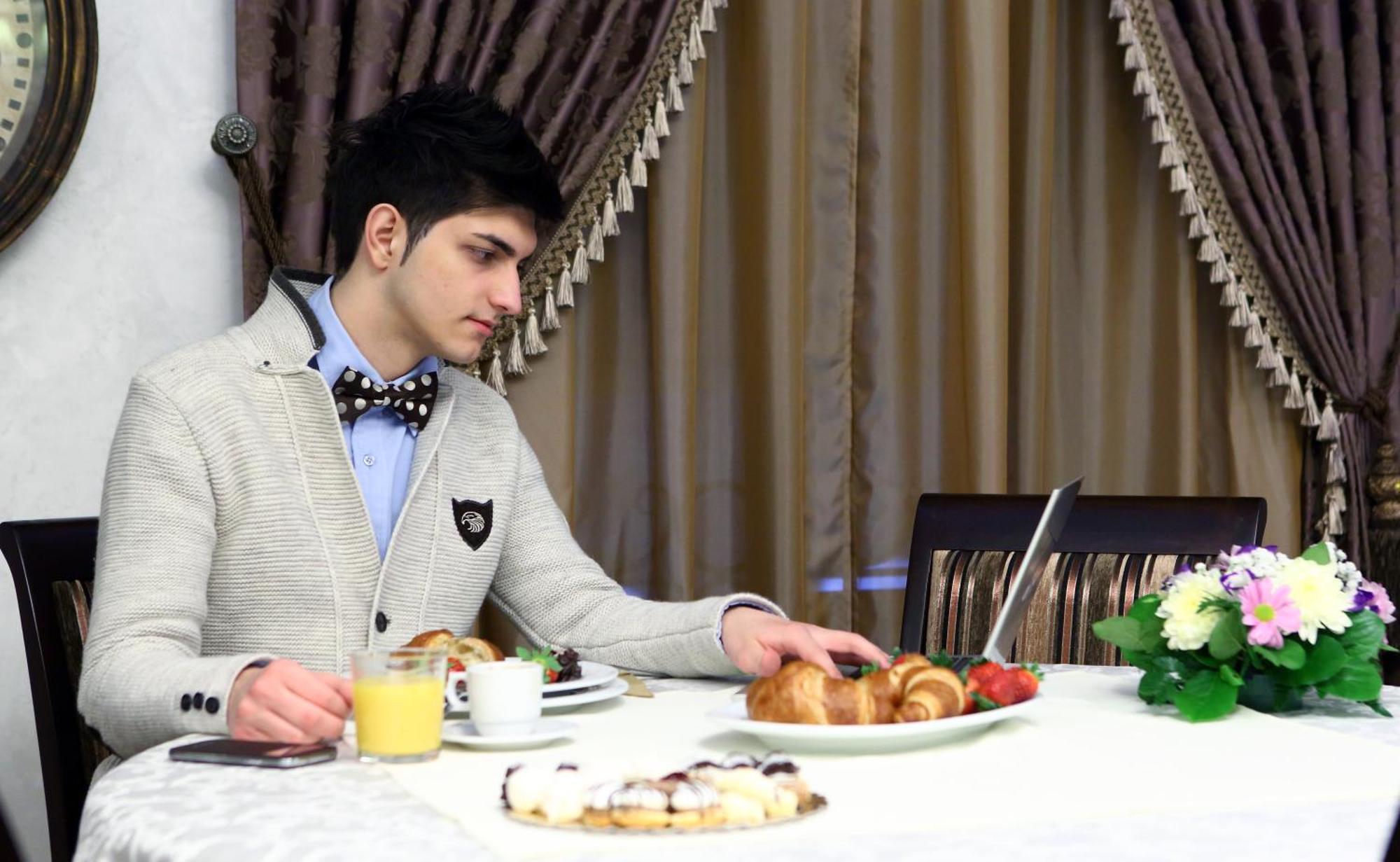 Hotel Galany Rădăuţi Екстериор снимка
