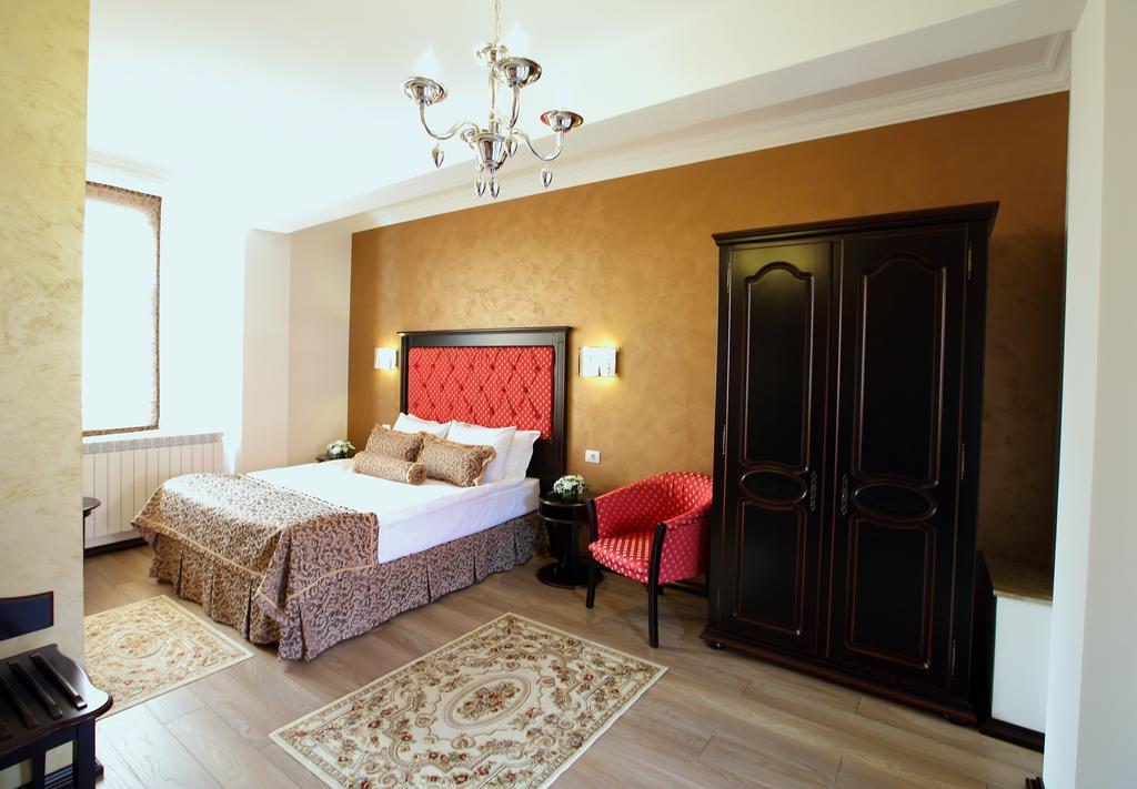 Hotel Galany Rădăuţi Екстериор снимка