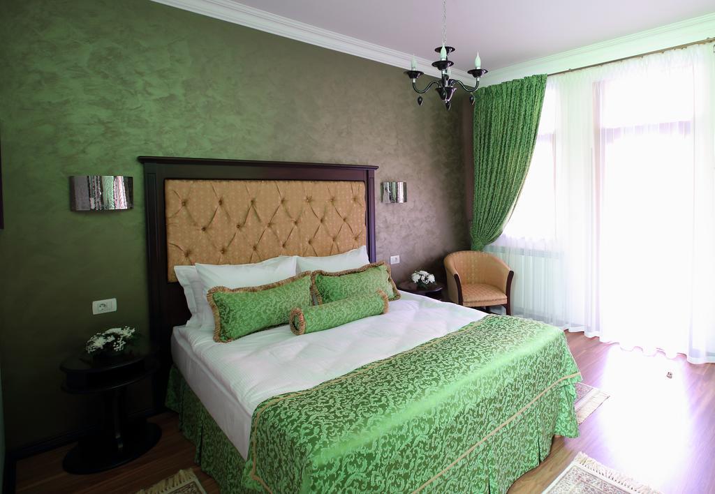 Hotel Galany Rădăuţi Екстериор снимка