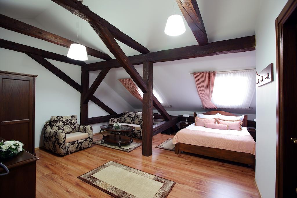 Hotel Galany Rădăuţi Екстериор снимка